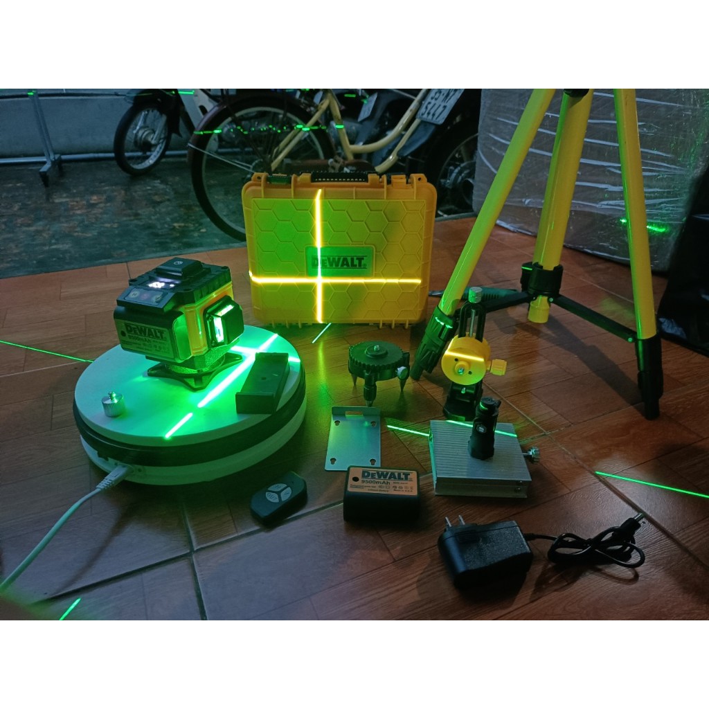 Máy cân bằng Dewat laser 12 tia – mẫu mới nhất 2023 có đèn báo bin.