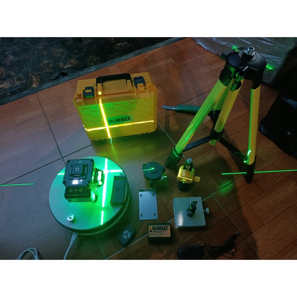 Máy cân bằng Dewat laser 12 tia – mẫu mới nhất 2023 có đèn báo bin.