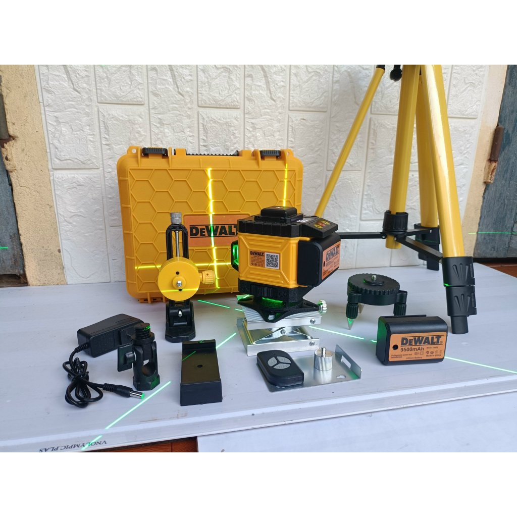 Máy cân bằng Dewat laser 12 tia – mẫu mới nhất 2023 có đèn báo bin.