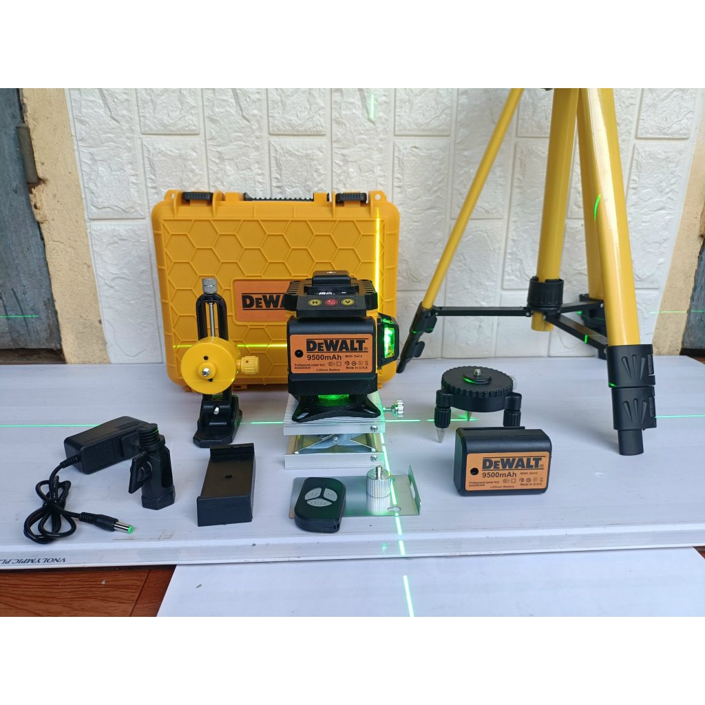 Máy cân bằng Dewat laser 12 tia – mẫu mới nhất 2023 có đèn báo bin.