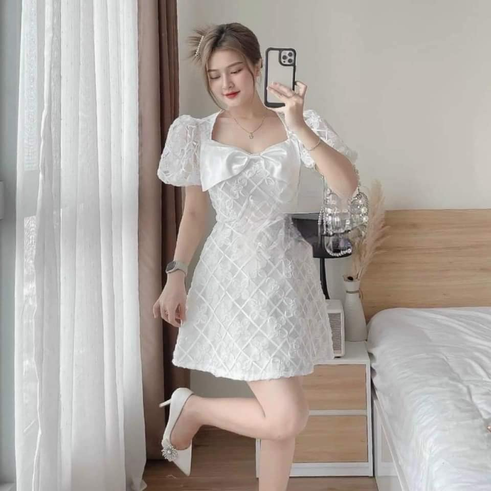 ĐẦM HOA MAI NƠ NGỰC