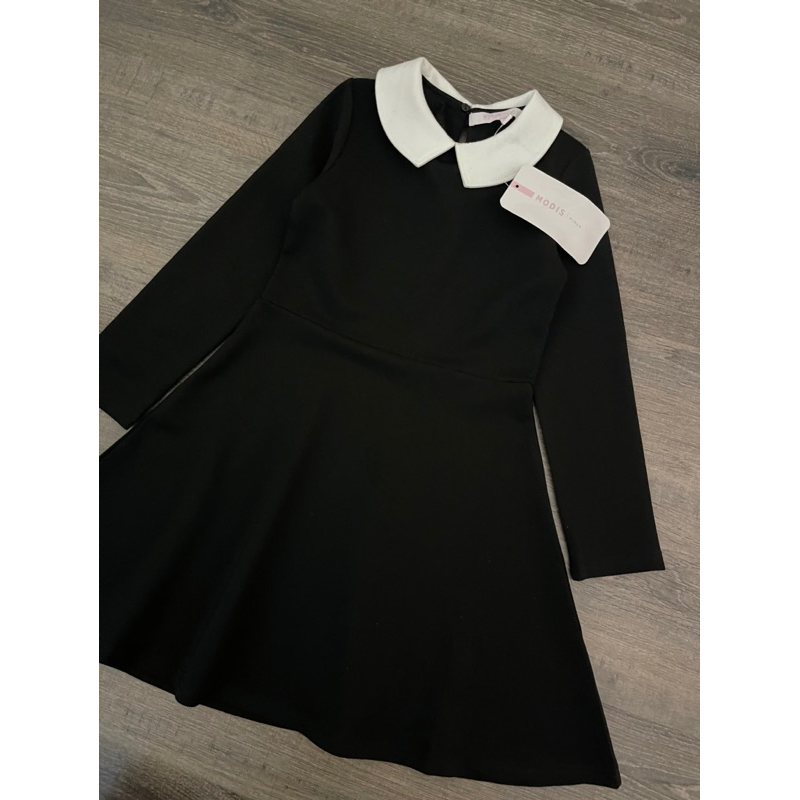 Váy tiểu thư phối màu đen cổ trắng Modis bé gái