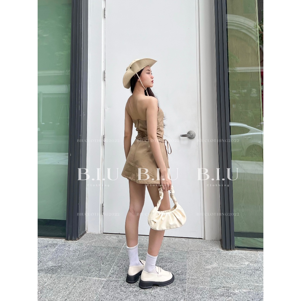 Set áo quây crotop chân váy phối xếp ly dây belt nhún thắt nơ Nora Set Biu Clothing BB0144 màu nâu rêu