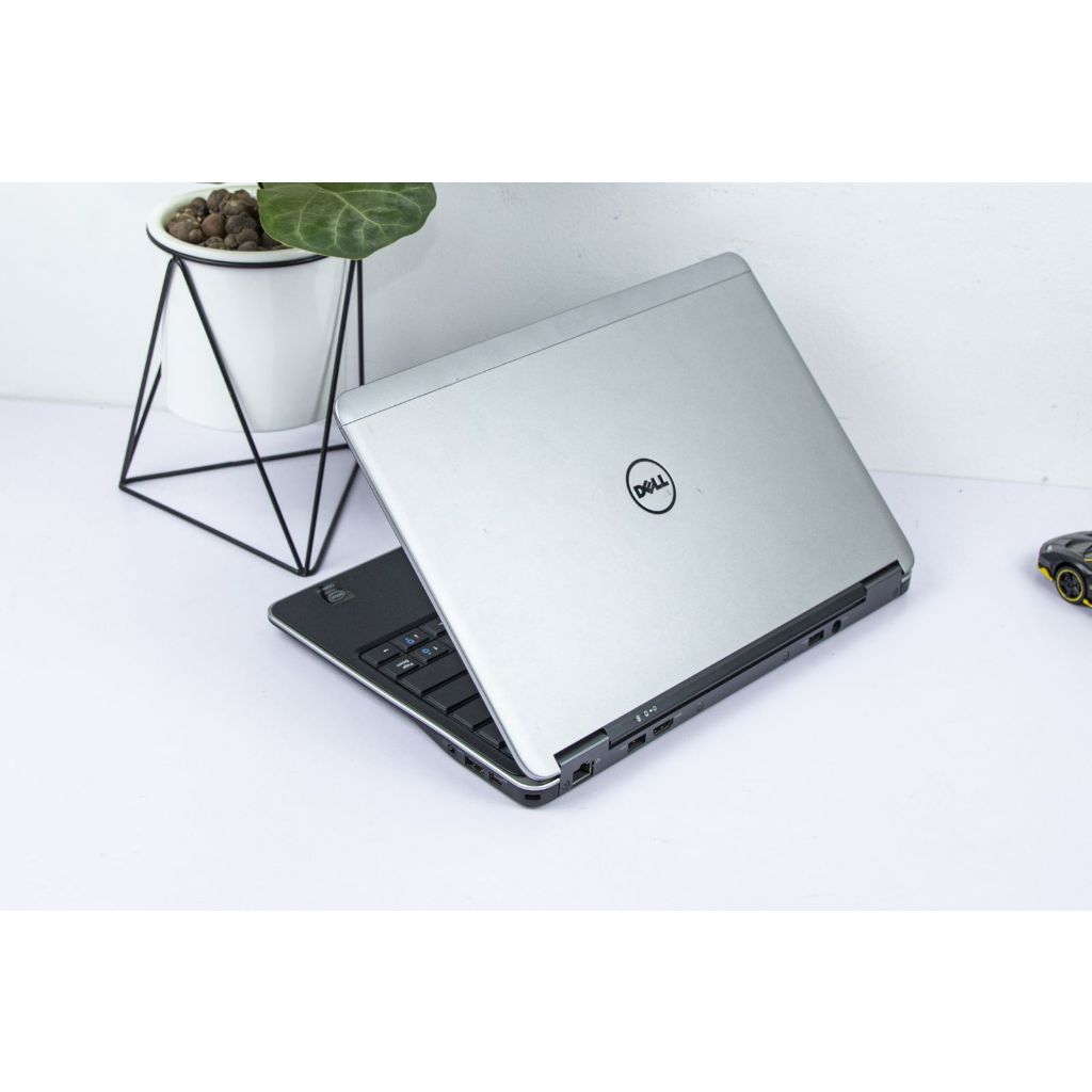 Laptop mini Cũ Giá Rẻ/ Dell Latitude E7240/ Core i7 – Thế hệ 4 –Ram 8Gb - SSD
