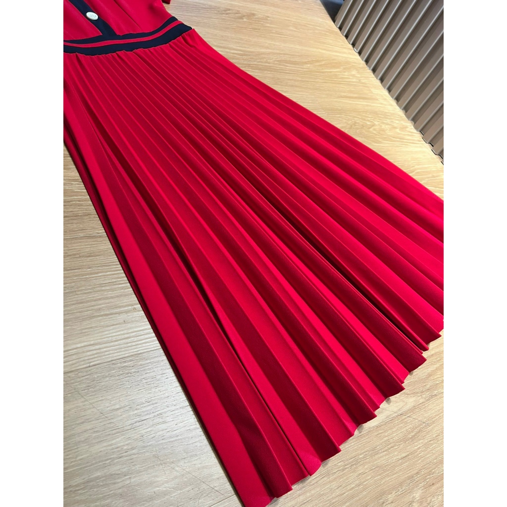 Váy TM đỏ xếp ly sang chảnh