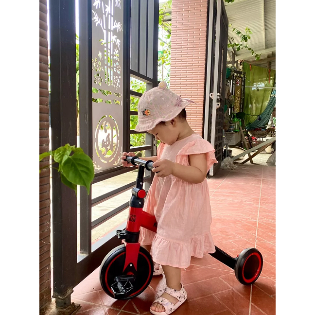 Xe Chòi Chân ,Xe Đạp 3 Bánh SPORT Khung Thép ,Yên Da Cho Bé Từ 1.5-5 Tuổi