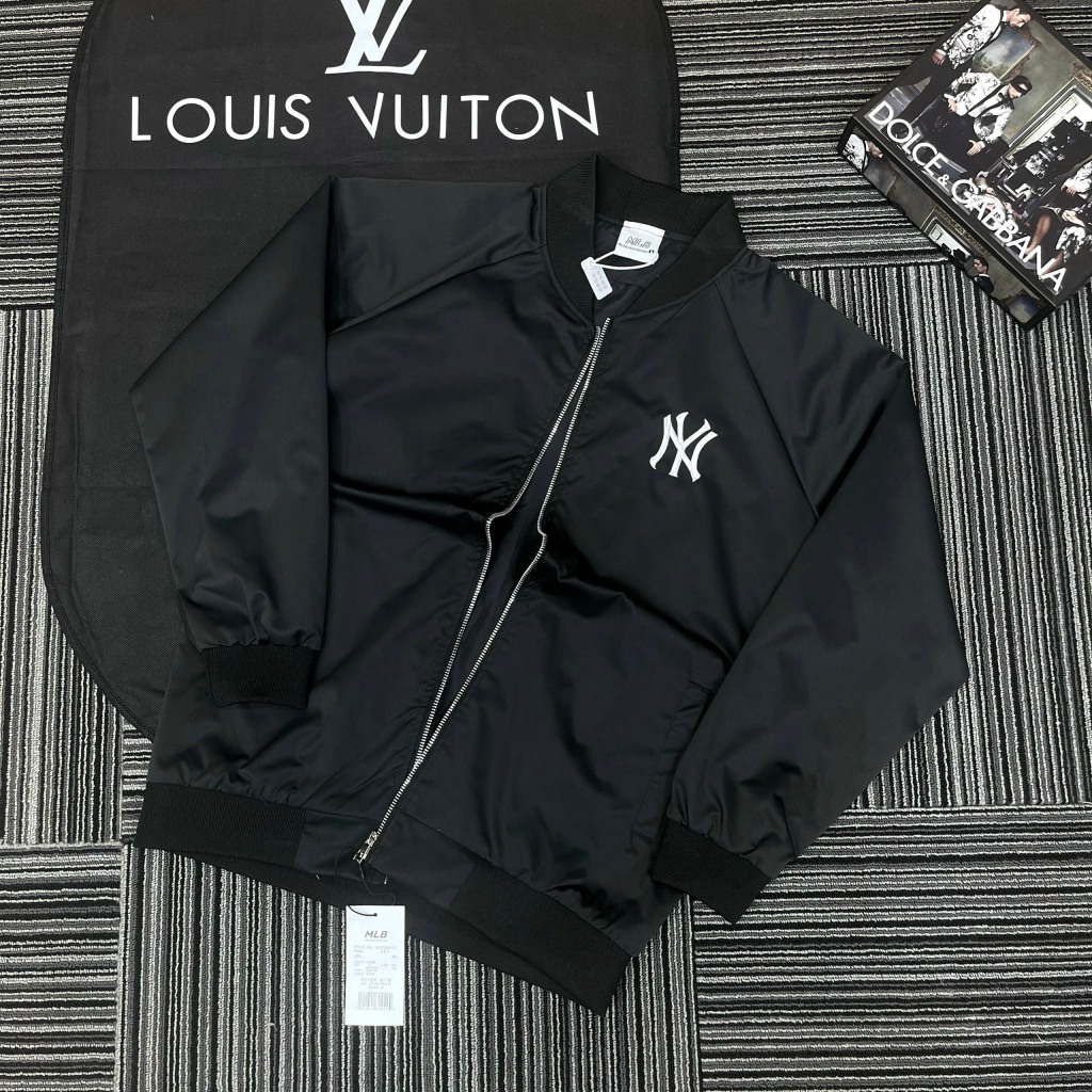 Áo Khoác Bomber Họa Tiết Thêu Sắc Nét Bản Siêu Cấp