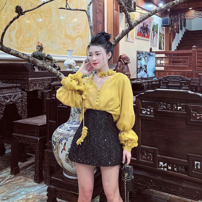 set 2 món áo tơ + áo 2 dây khuy ngọc xinh xắn
