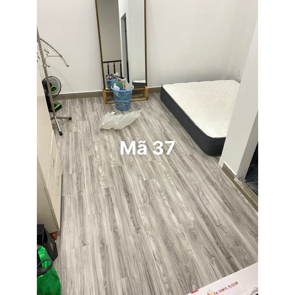 Combo 7 Tấm  sàn nhựa giả gỗ có keo sẵn