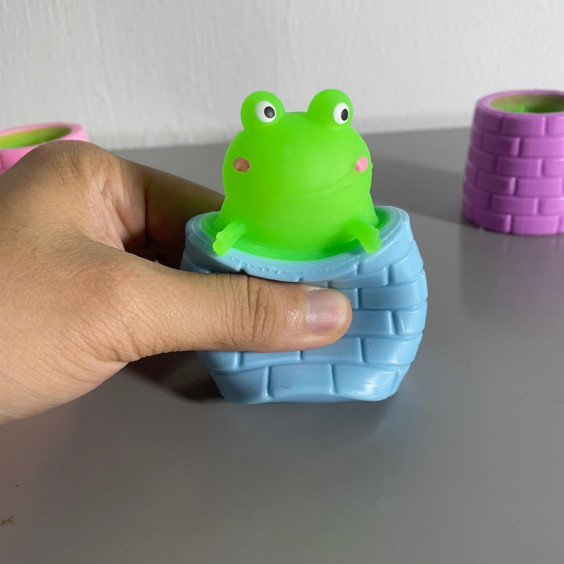 Bóp con ếch xả stress siêu dễ thương cho cả người lớn và trẻ em