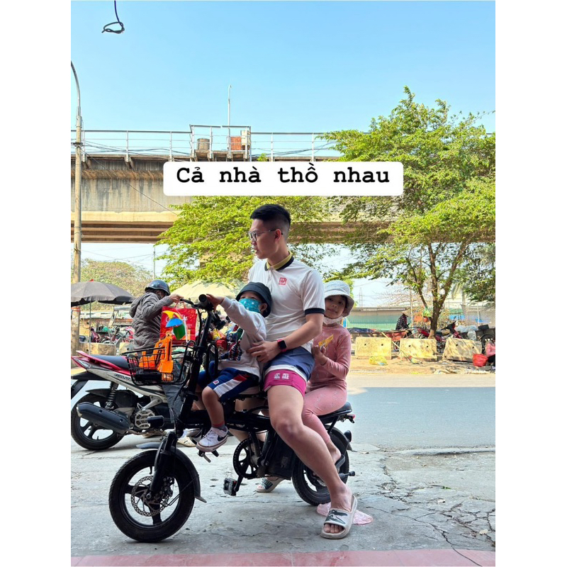 Ghế em bé lắp xe điện