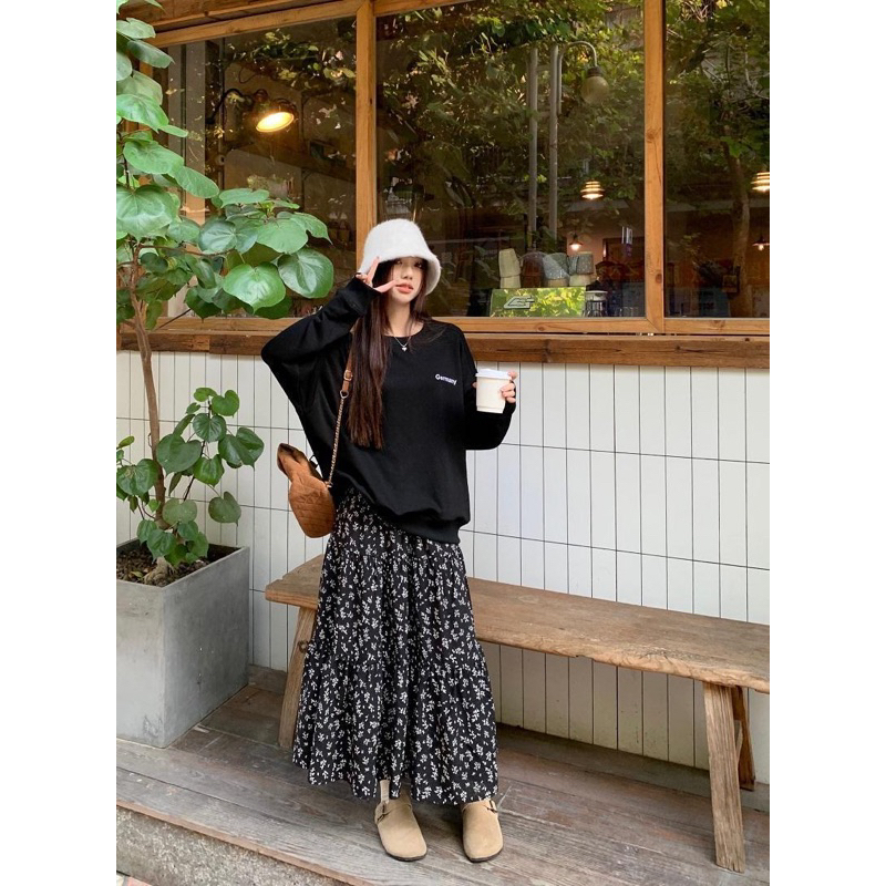 Set chân váy hoa nhí áo nỉ trơn mẫu thu đông 2023