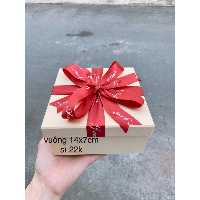 Hộp đựng nước hoa chiết vuông 14 cao 7cm