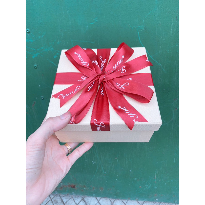 Hộp đựng nước hoa chiết vuông 14 cao 7cm