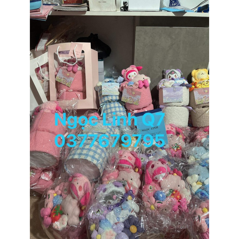 Bó hoa gấu bông gấu dâu kèm thiệp ,đèn ,túi làm quà tặng 20/10 , sinh Nhật , 8/4