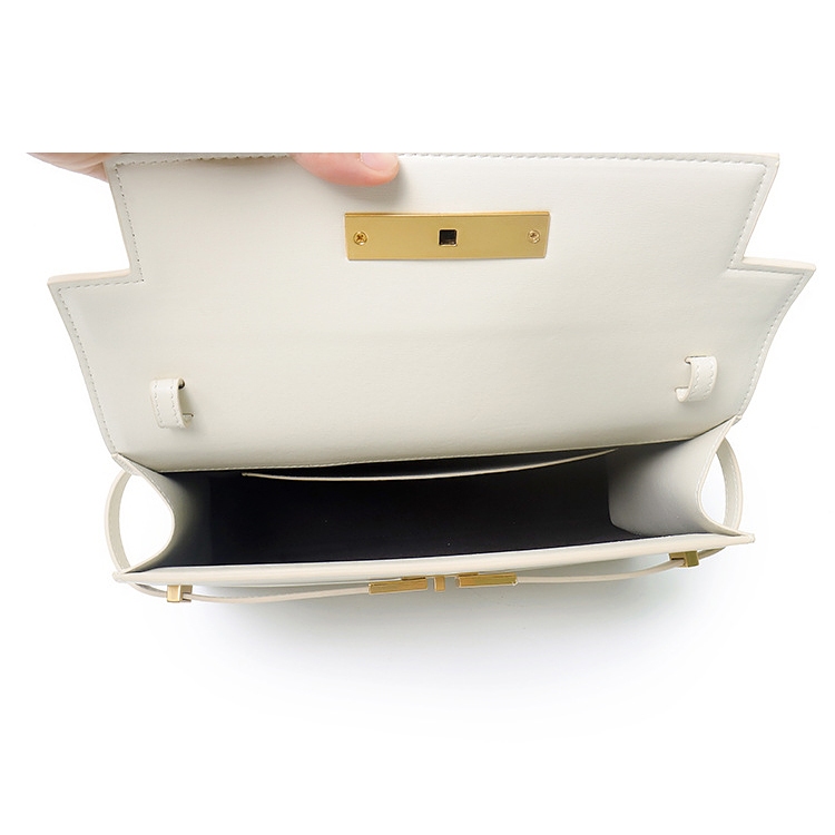 Túi vuông manhattan khoá đồng - AMANDA