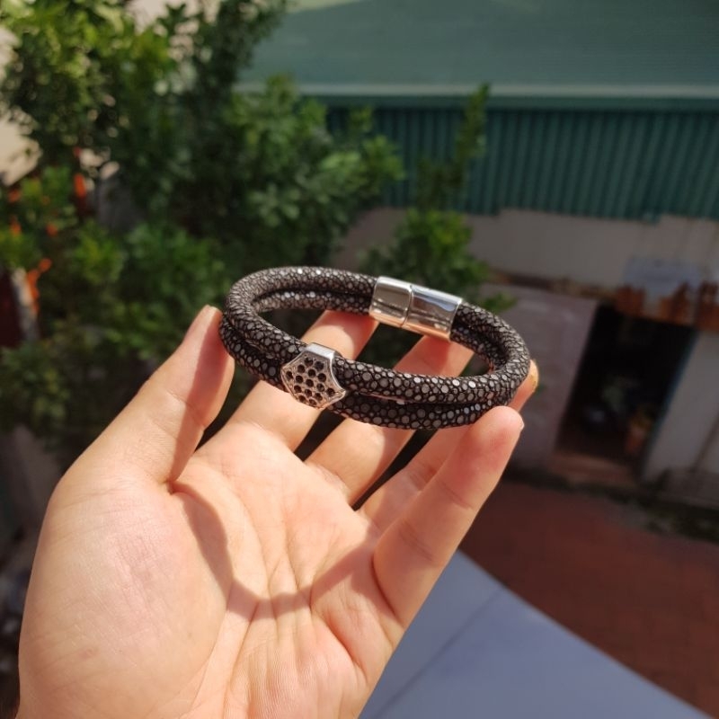 Vòng tay phong thủy da cá đuối, da trăn cao cấp