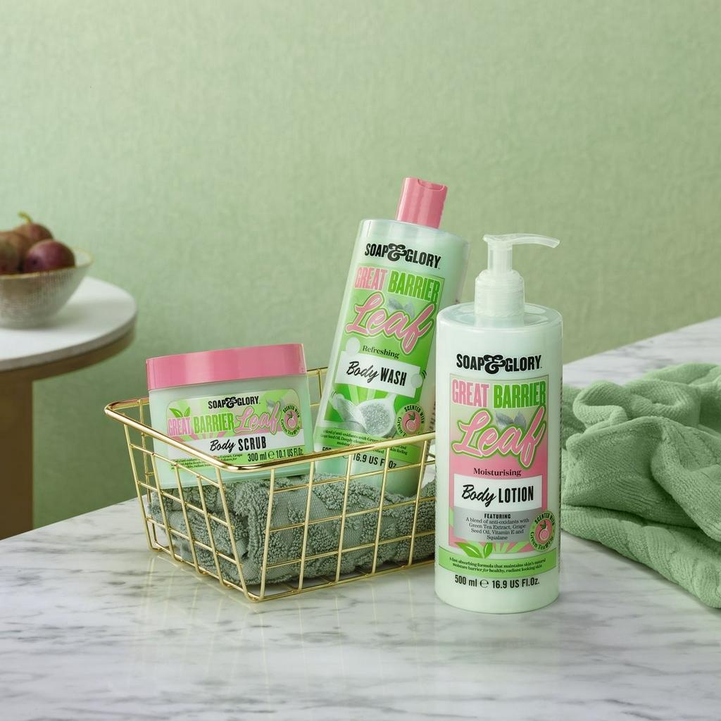 Tẩy da chết body Soap and Glory 300ml GREAT BARRIER LEAF Body Scrub giúp dưỡng trắng da toàn thân, giảm mụn mờ