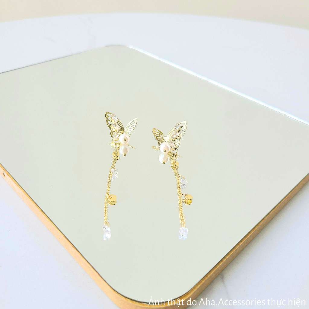 Khuyên tai nữ dáng dài Aha Accessories hình bướm chất liệu hợp kim màu vàng KT-BD1