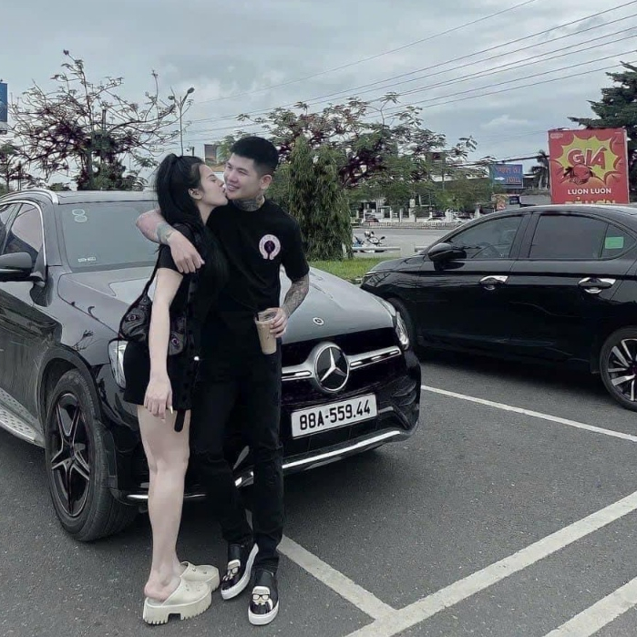 Giày lười slipon KARL hàng chuẩn 1-1 form hàng đẹp có độ hoàn thiên cao