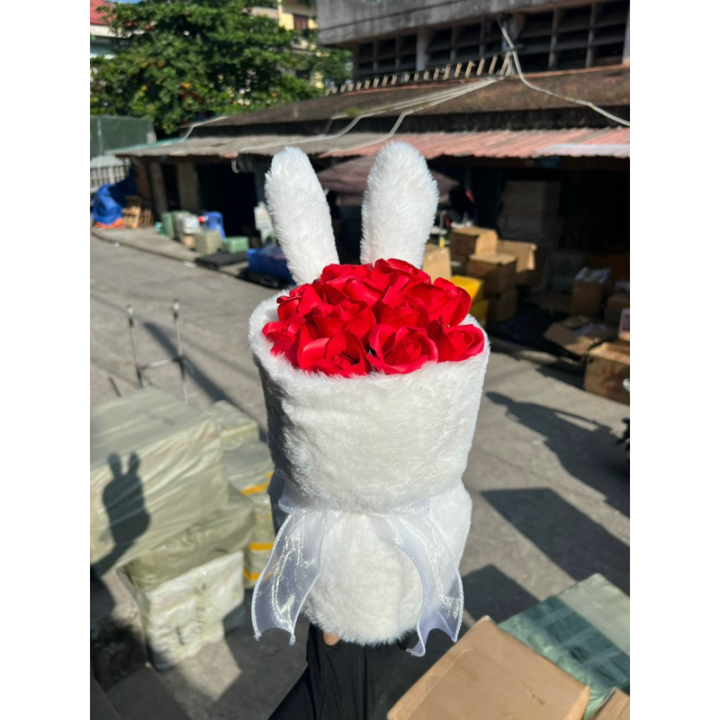 Hoa sáp tai thỏ. gấu bông