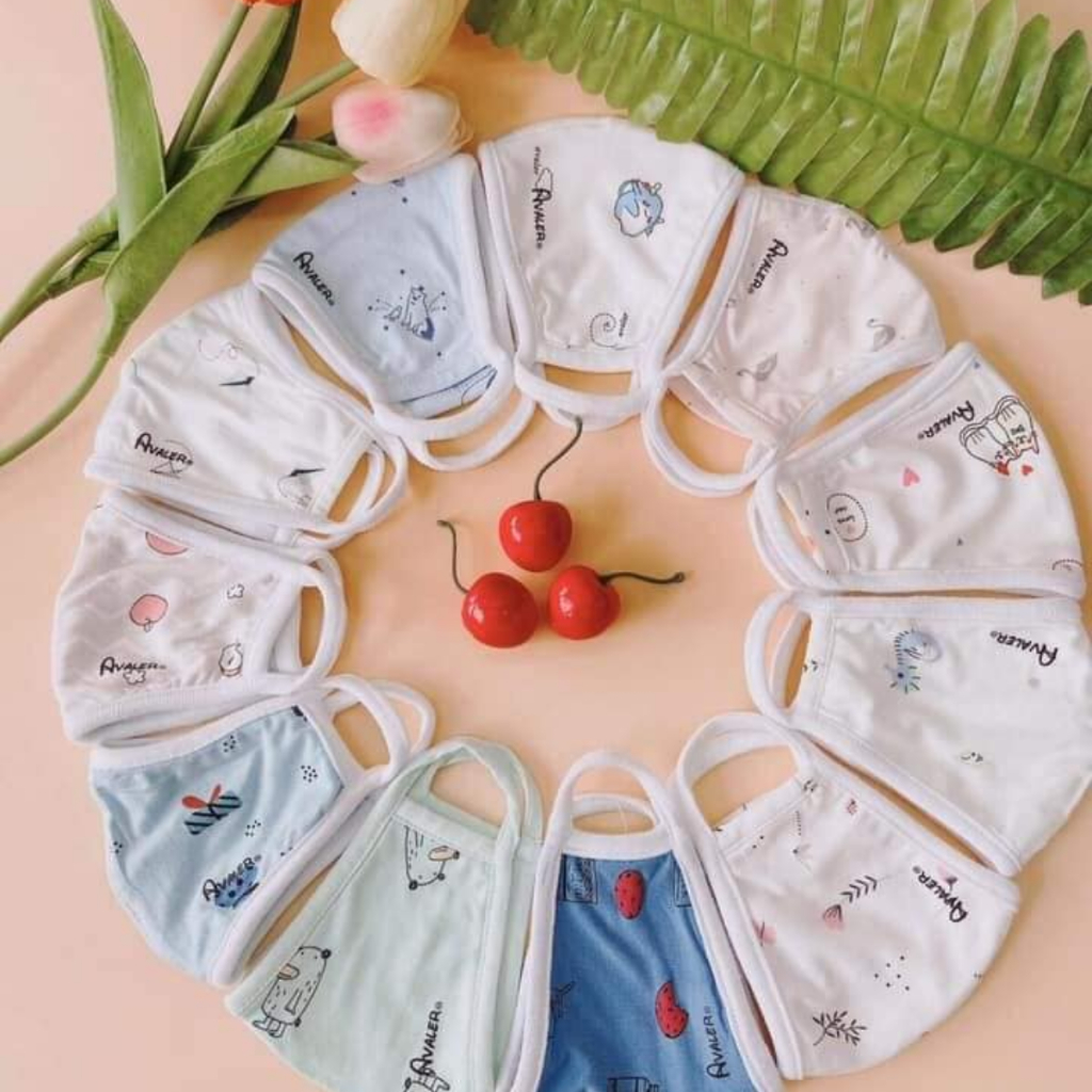 Set 2 khẩu trang Avaler cho bé