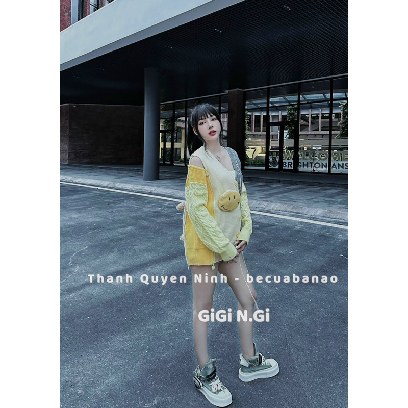 Áo len cadigan khoá vàng 13De Mazo gắn sticker