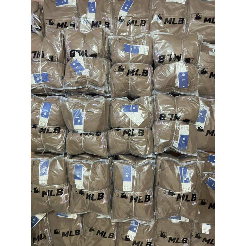 ÁO NỈ CHỮ B DÁNG RỘNG