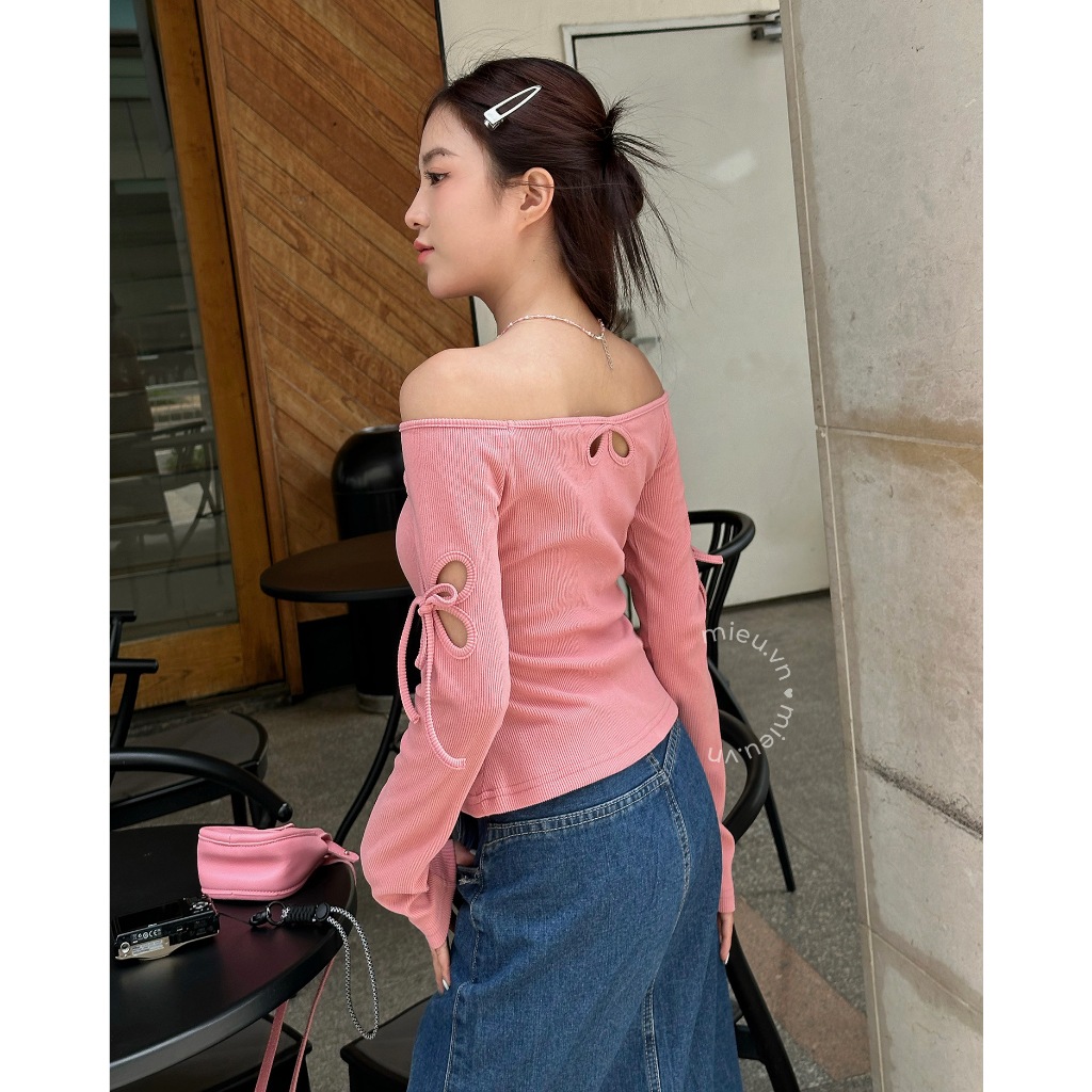 Áo thun nữ trễ vai chất thun gân lụa premium với thiết kế cut out cánh tay MIEU - KAU07