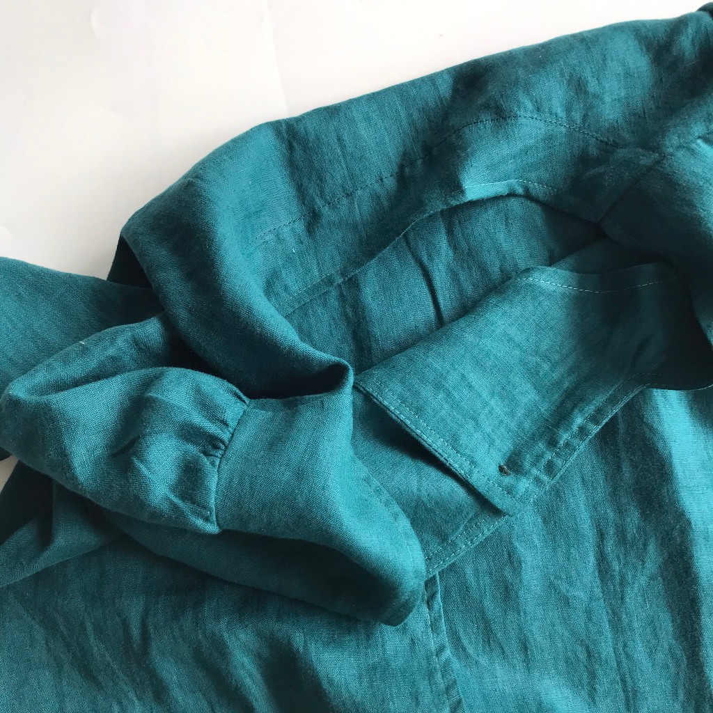 Áo linen tưng washed, cổ vuông nút bọc - Mé Hè