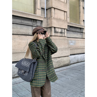 Áo blazer dạ kẻ xanh & quần suông da nâu