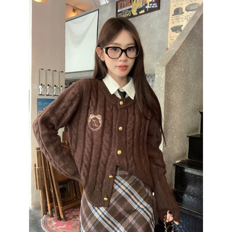 Set chân váy sọc caro dài phối áo khoác len nâu mùa thu