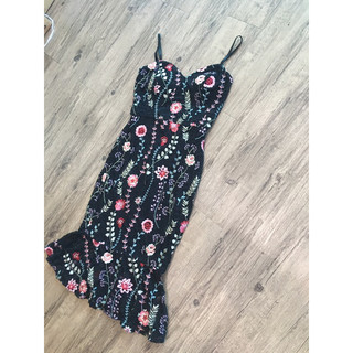 Đầm dây GUESS ren thêu size 4-6