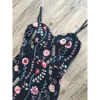 Đầm dây GUESS ren thêu size 4-6