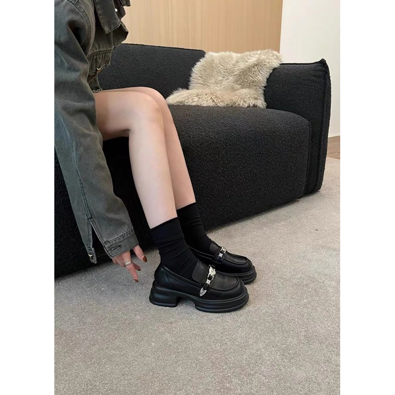 Loafer gót cao Dapai show da mềm khóa bạc thu đông 2023