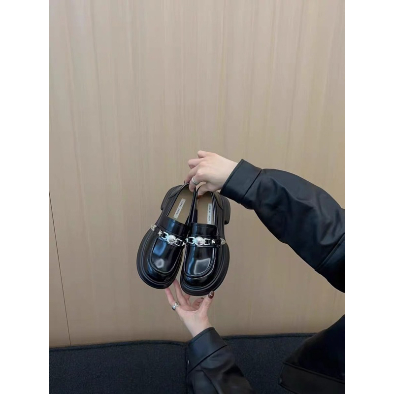 Loafer gót cao Dapai show da mềm khóa bạc thu đông 2023