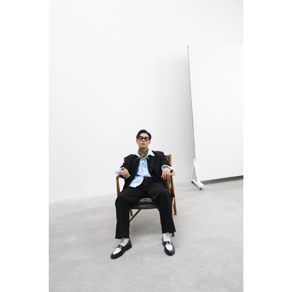 Áo Blazer phân khúc cao cấp, form oversized thương hiệu B Brown