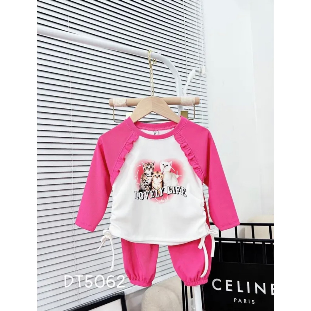 Bộ quần áo dài tay bé gái in 3 chú mèo