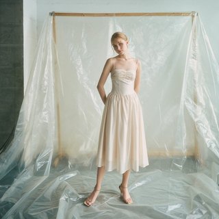 MAVEN - Váy beige hai dây dáng dài xếp ly Sana Dress