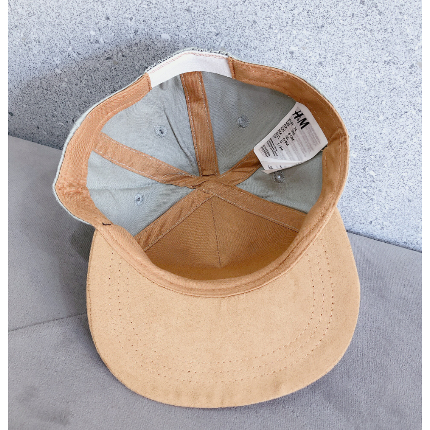 Mũ HM bé trai thêu chữ NYC nâu size 6-9 tháng