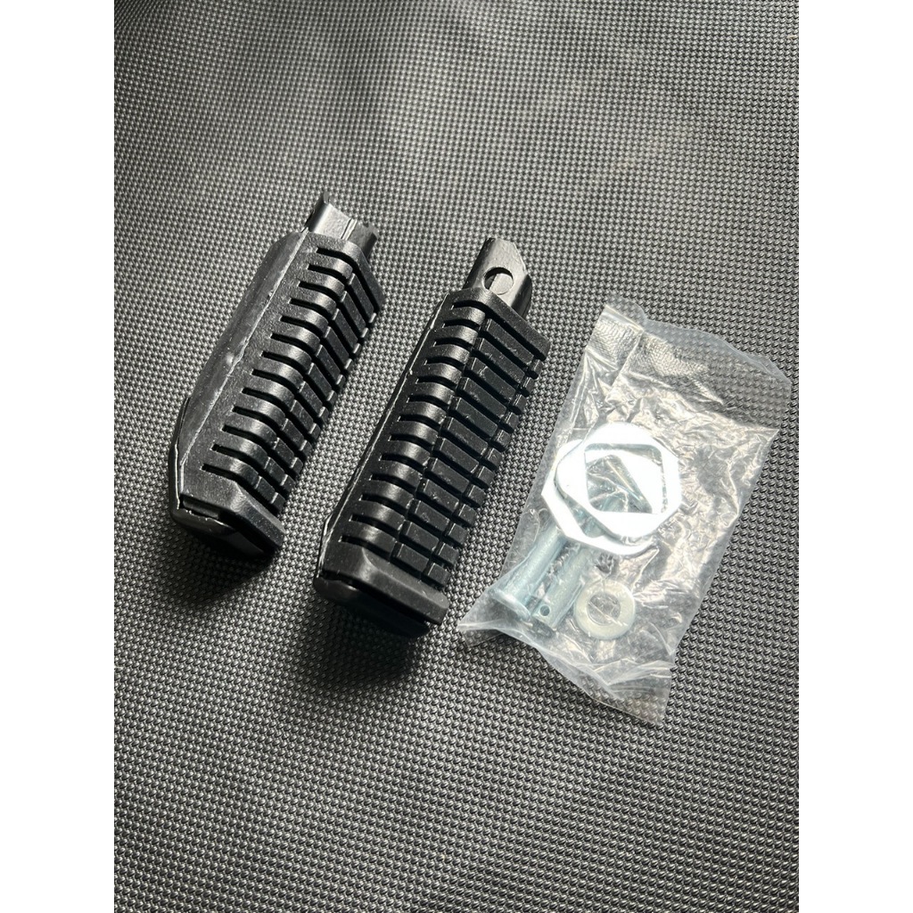 Cao su gác chân trước sau gắn cho xe Sirius