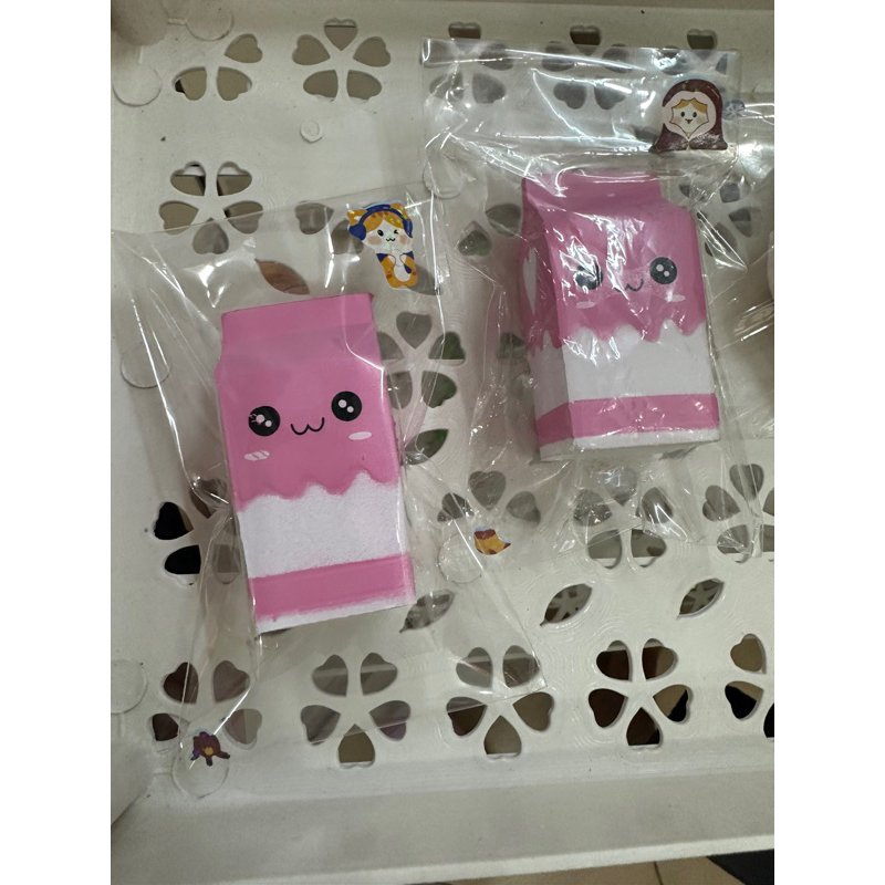 Squishy hộp sữa hồng