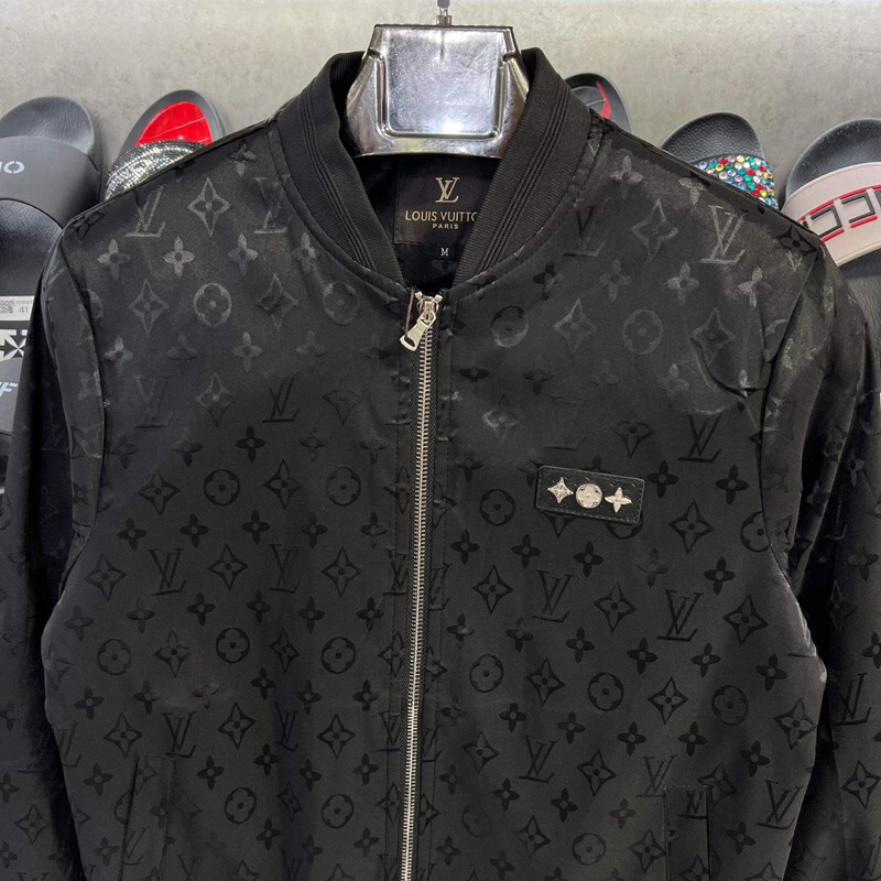 Áo khoác LV sc logo chìm -4644