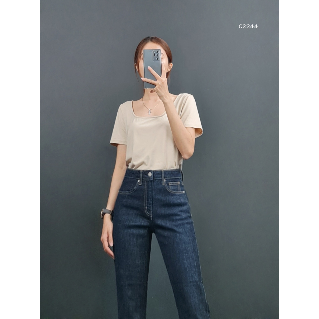 C2244 - Áo thun cổ vuông trơn