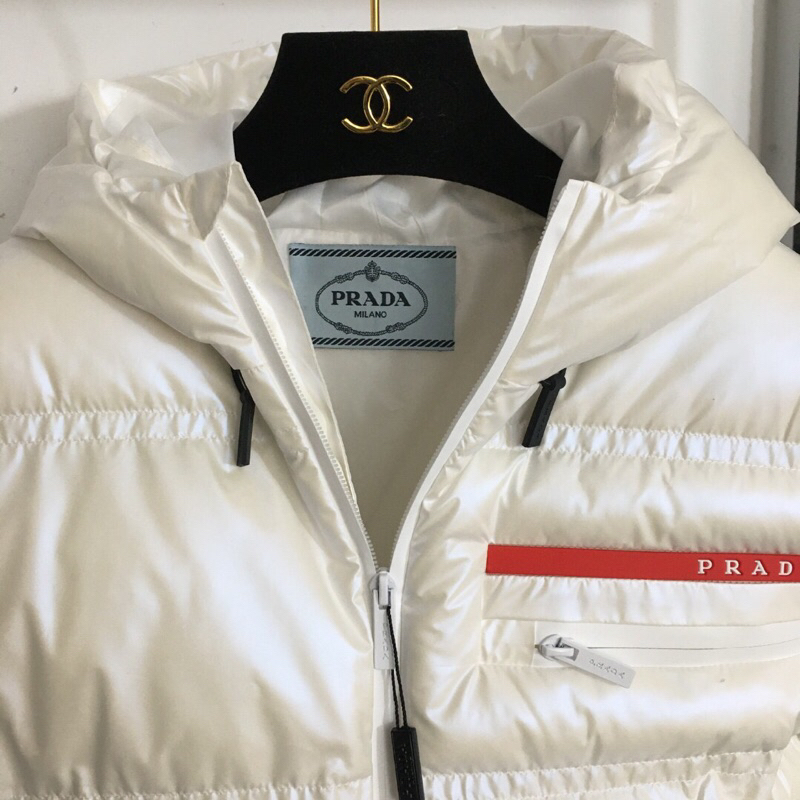 Áo khoác phao mùa đông Prada thời trang cao cấp 2023