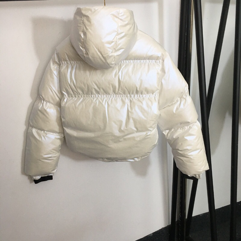 Áo khoác phao mùa đông Prada thời trang cao cấp 2023