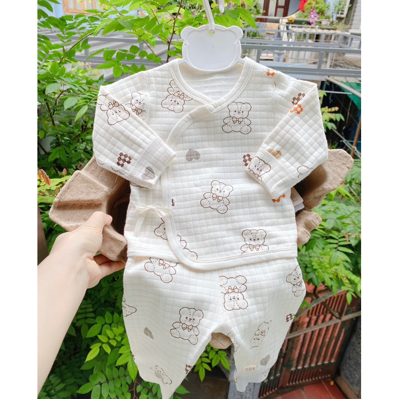 Bộ quần áo trần Bông dày ấm vạt chéo buộc dây cho bé sơ sinh