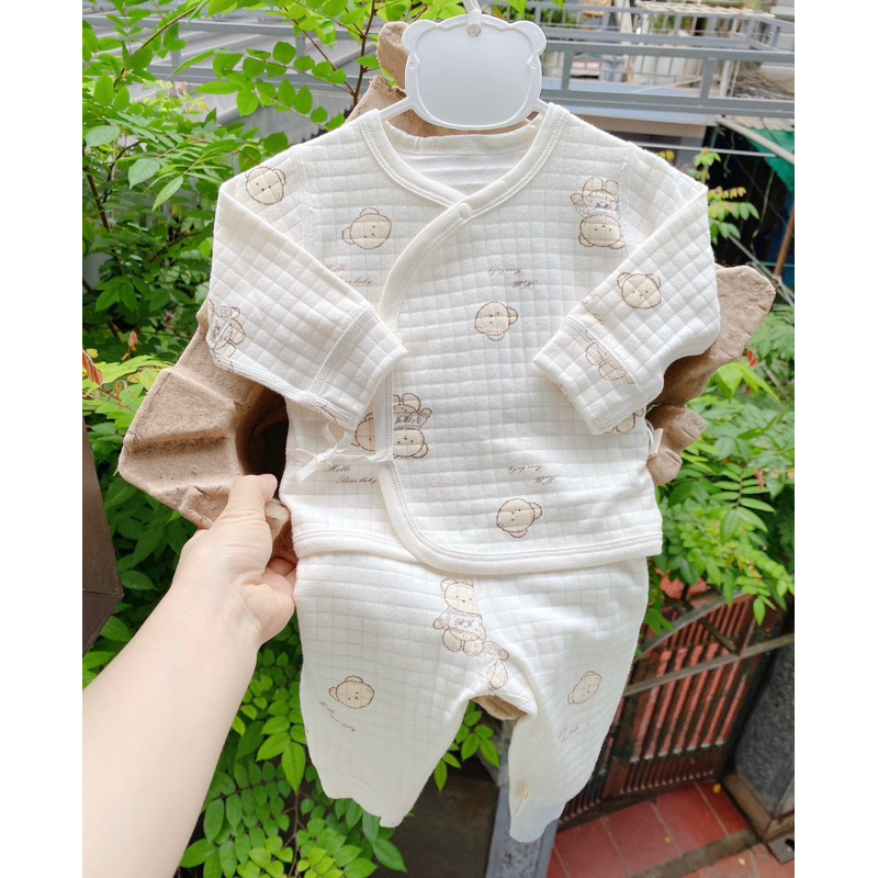 Bộ quần áo trần Bông dày ấm vạt chéo buộc dây cho bé sơ sinh