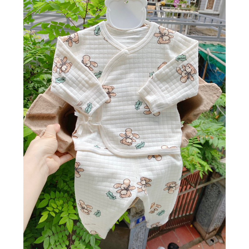Bộ quần áo trần Bông dày ấm vạt chéo buộc dây cho bé sơ sinh