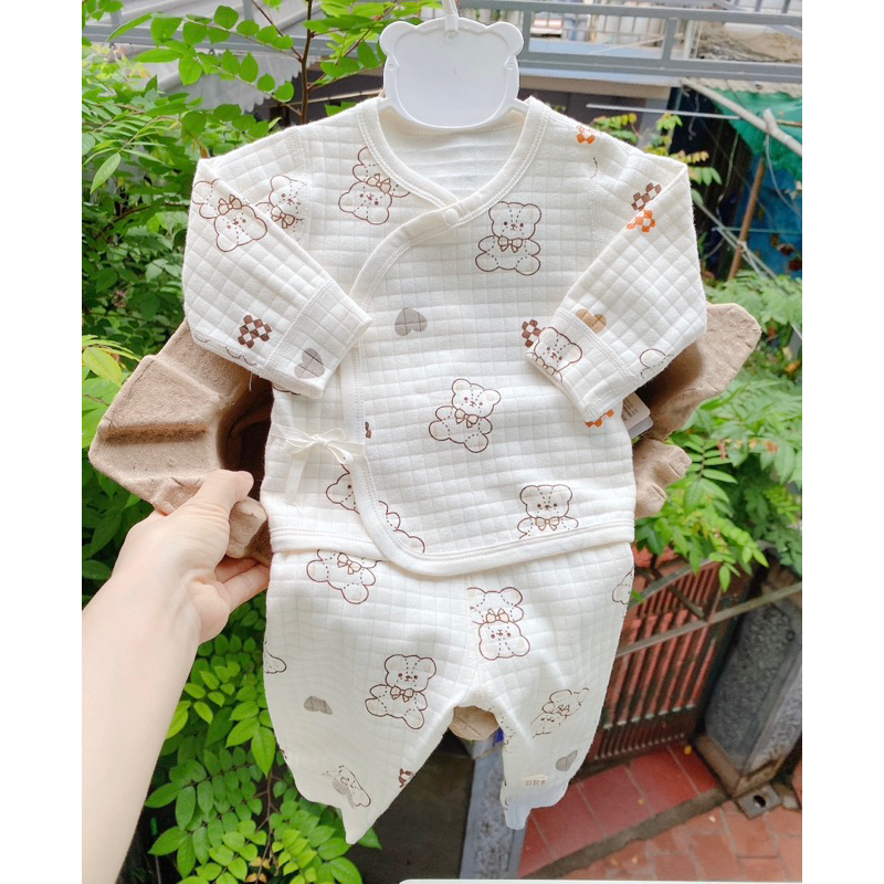 Bộ quần áo trần Bông dày ấm vạt chéo buộc dây cho bé sơ sinh